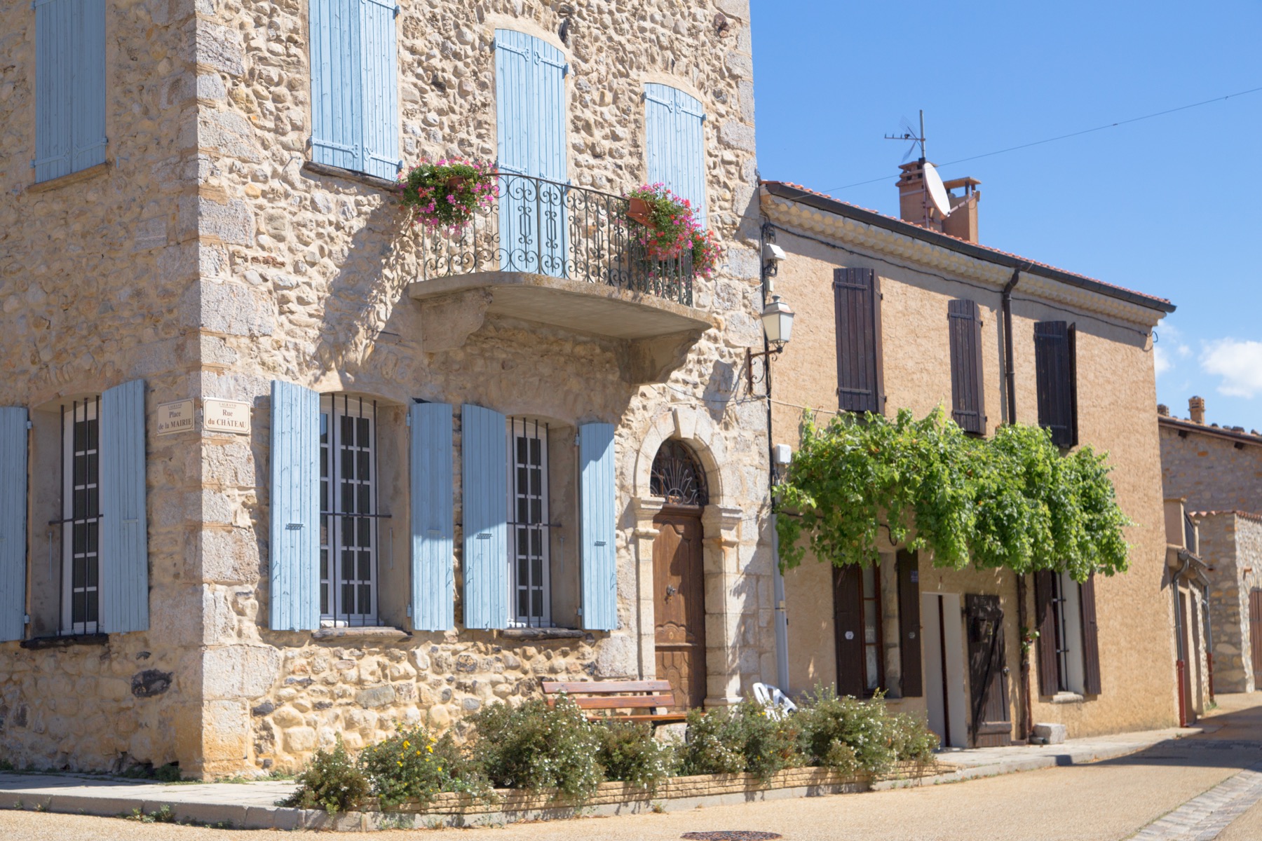 Rue médiévale d'un village